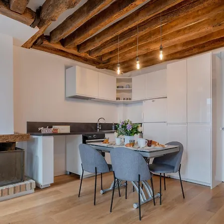 Center Greneta Apartment