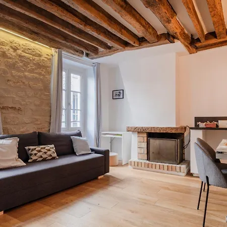 Apartment Center Greneta